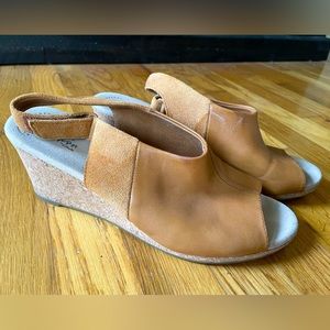 Clark’s Women’s Wedge Sandal size 12